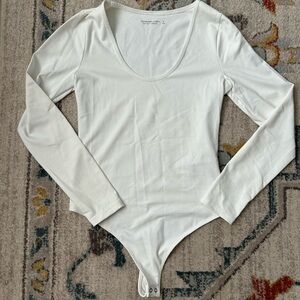 Scoopneck Long sleeve Bodysuit
